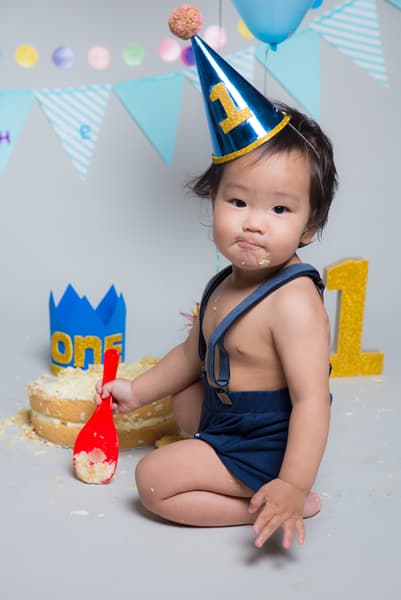 Cake smash photoshoot Witney
