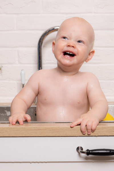 Baby bathtub portrait